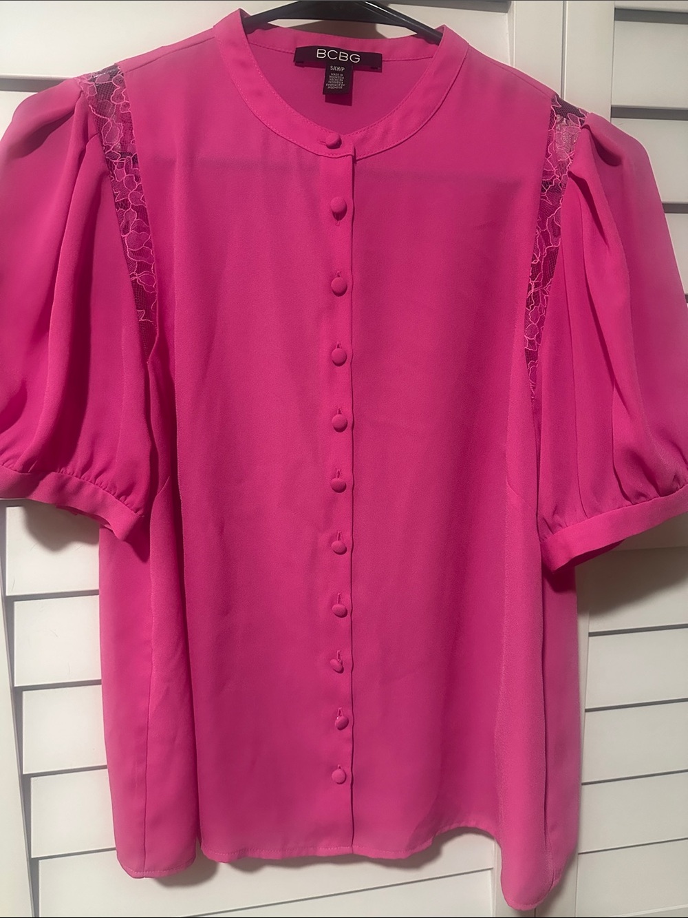 BCBG Fuchsia Button-Front Puff Sleeve Blouse
